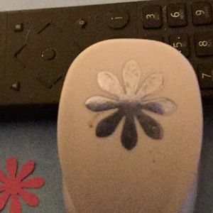 Flower paper punch